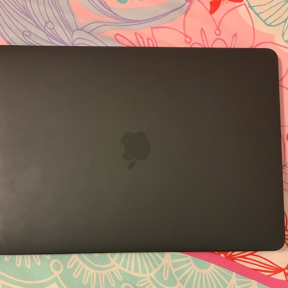 Macbook Pro 2017 - Picture 3 of 4